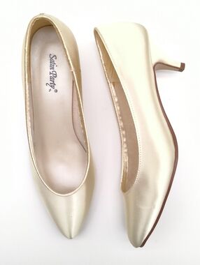 Elegant Pointed-Toe Satin Kitten Heels